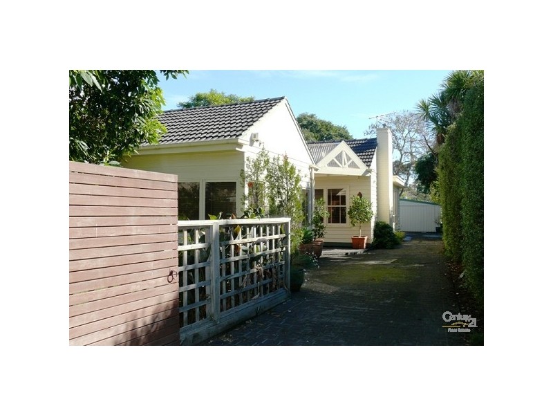 32 Rosslyn Avenue, Seaford VIC 3198