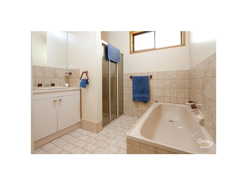 15 McCutcheon Close, Mount Eliza VIC 3930