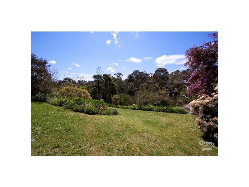 15 McCutcheon Close, Mount Eliza VIC 3930