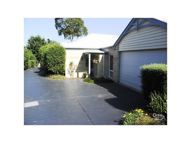 2, 86 Herbert Street, Mornington VIC 3931