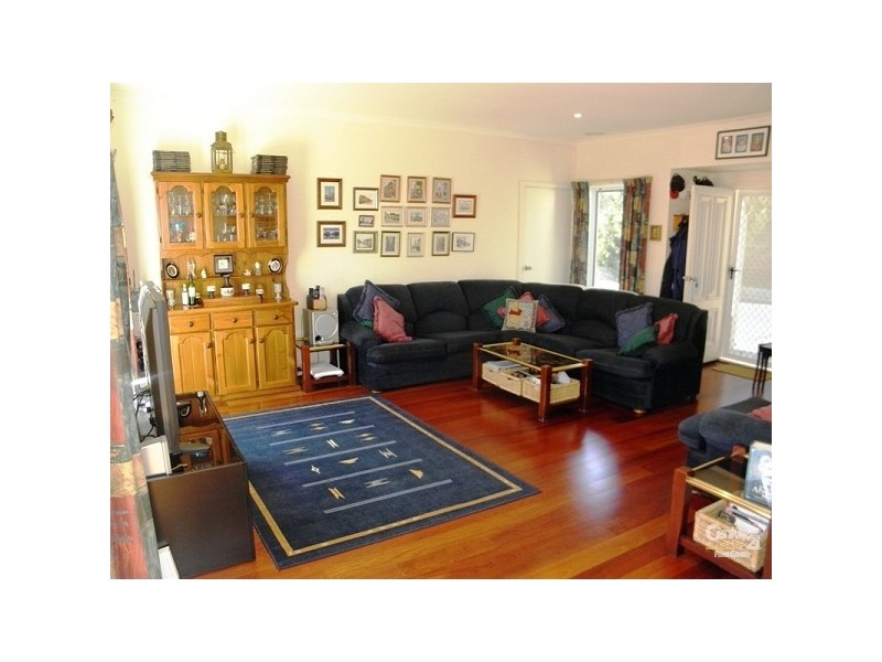 2, 86 Herbert Street, Mornington VIC 3931