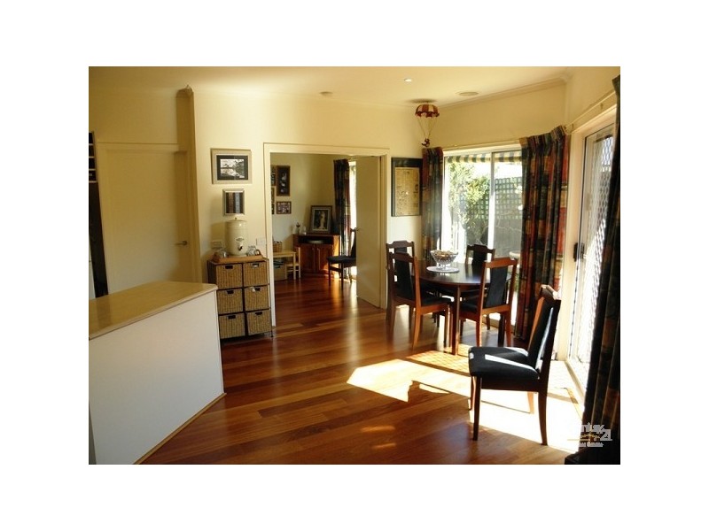 2, 86 Herbert Street, Mornington VIC 3931