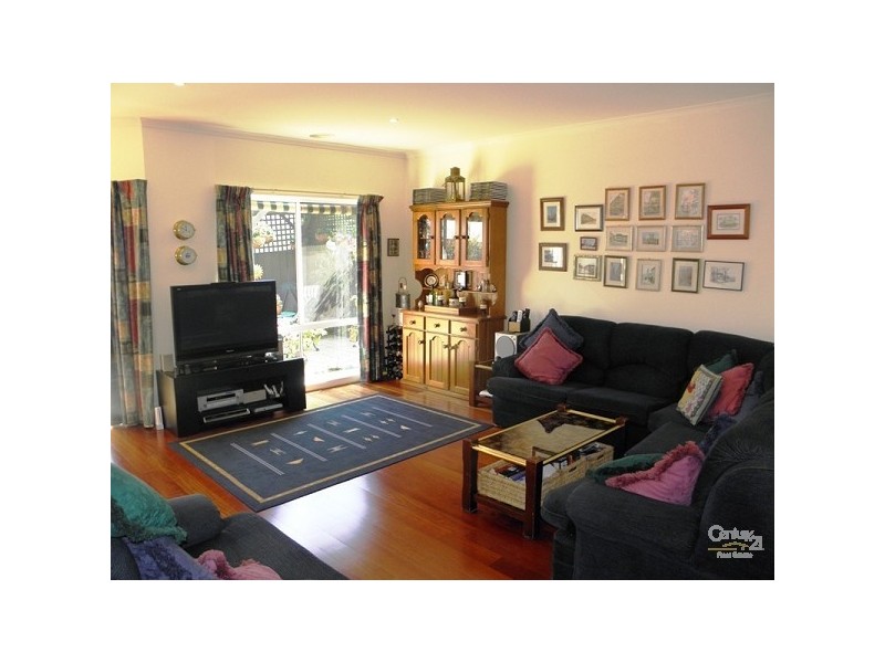 2, 86 Herbert Street, Mornington VIC 3931