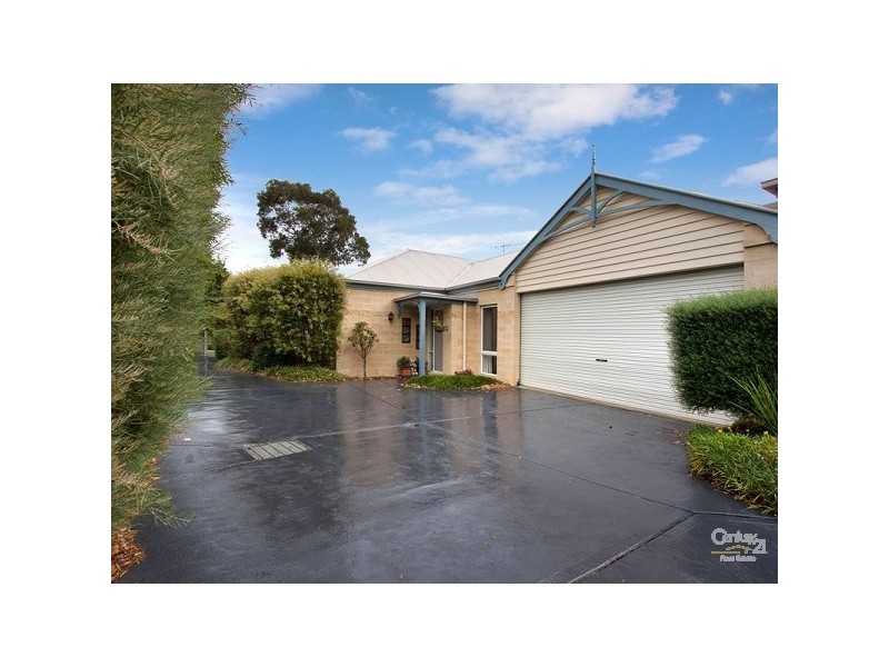 2, 86 Herbert Street, Mornington VIC 3931