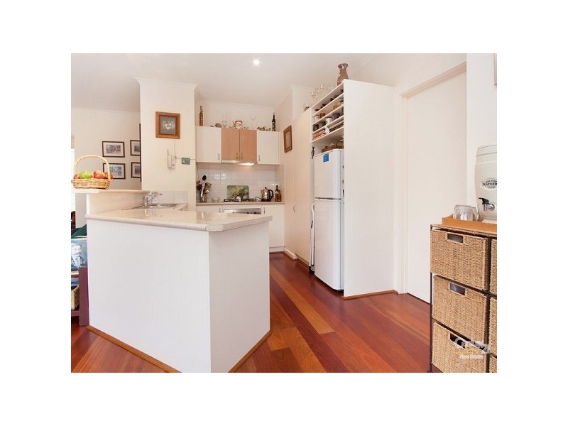 2, 86 Herbert Street, Mornington VIC 3931