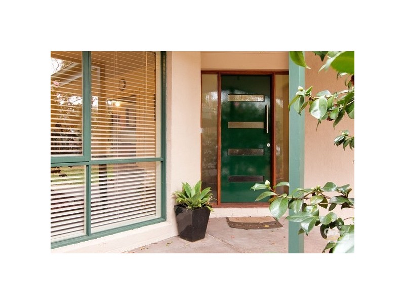 68 Mountain View Road, Mount Eliza VIC 3930