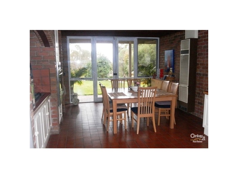 27 Banool Crescent, Mount Eliza VIC 3930