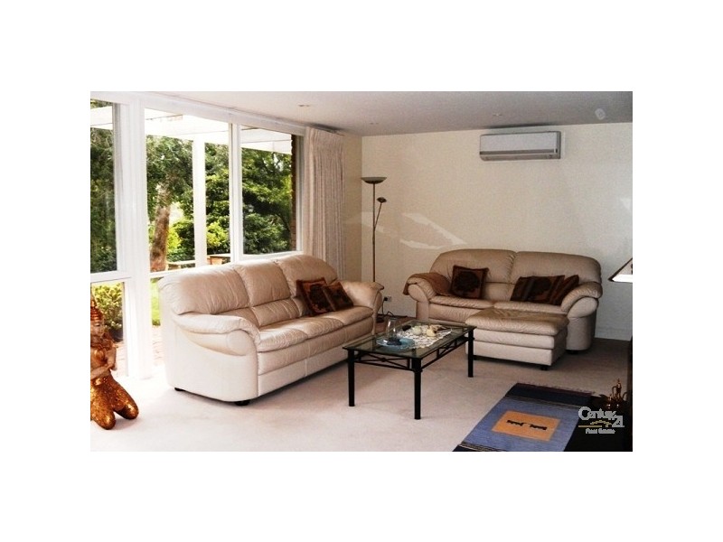 27 Banool Crescent, Mount Eliza VIC 3930