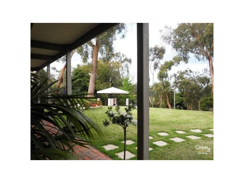 27 Banool Crescent, Mount Eliza VIC 3930