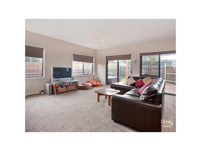 12A Olive Street, Mornington VIC 3931