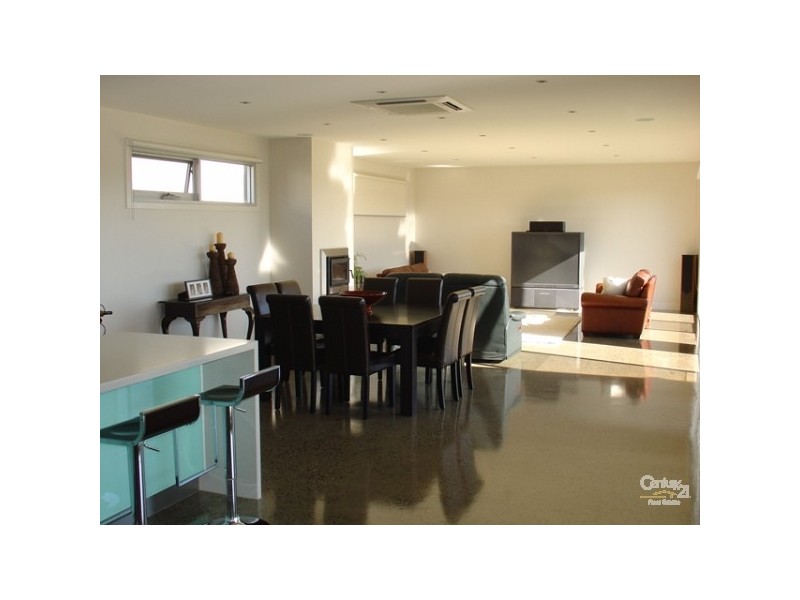 12 Mariner Place, Safety Beach VIC 3936