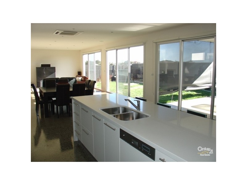 12 Mariner Place, Safety Beach VIC 3936