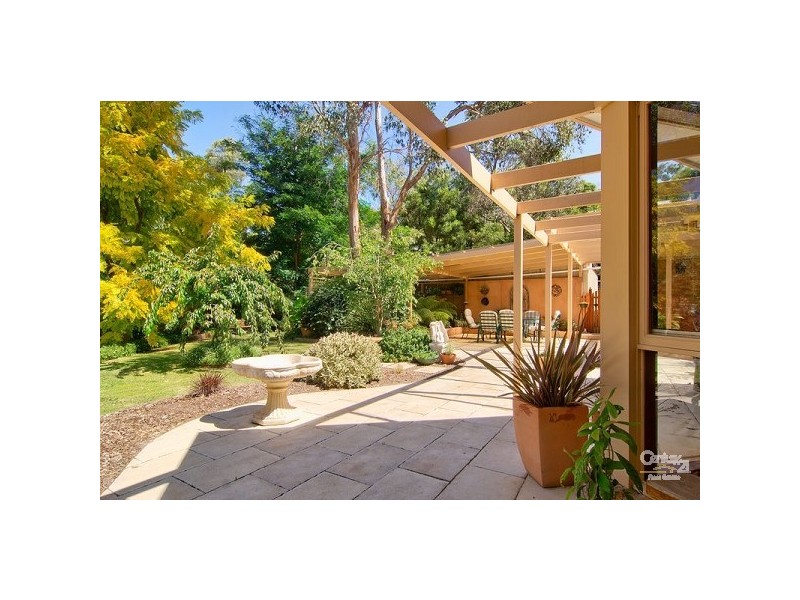 2-4 Orrong Grove, Mount Eliza VIC 3930