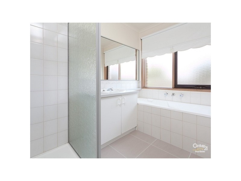 24 St Catherines Court, Mornington VIC 3931