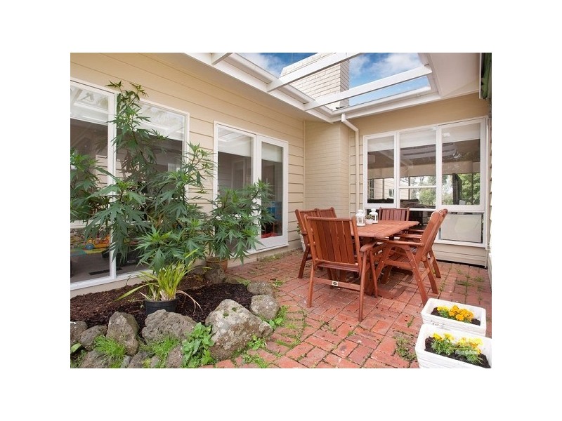 82 Canadian Bay Road, Mount Eliza VIC 3930