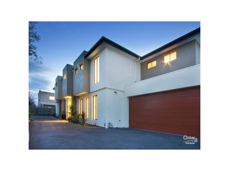 2, 110 Tanti Avenue, Mornington VIC 3931