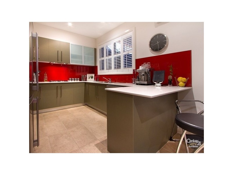 2, 110 Tanti Avenue, Mornington VIC 3931