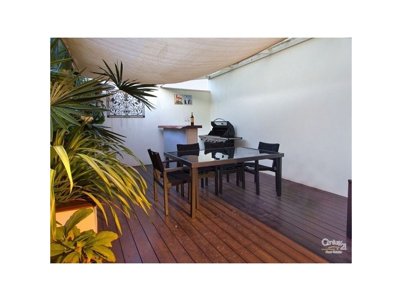 2/110 Tanti Avenue, Mornington VIC 3931