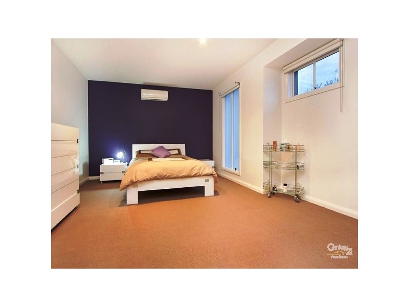 2, 110 Tanti Avenue, Mornington VIC 3931