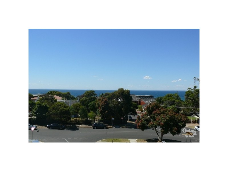 4, 28 Main Street, Mornington VIC 3931