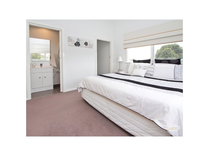 20 Downward Street, Mornington VIC 3931