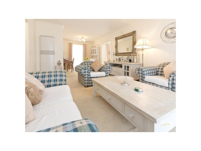 2, 10 Leicester Avenue, Mount Eliza VIC 3930