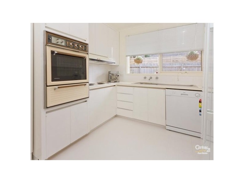 2, 10 Leicester Avenue, Mount Eliza VIC 3930