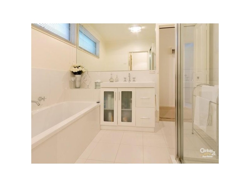 2, 10 Leicester Avenue, Mount Eliza VIC 3930