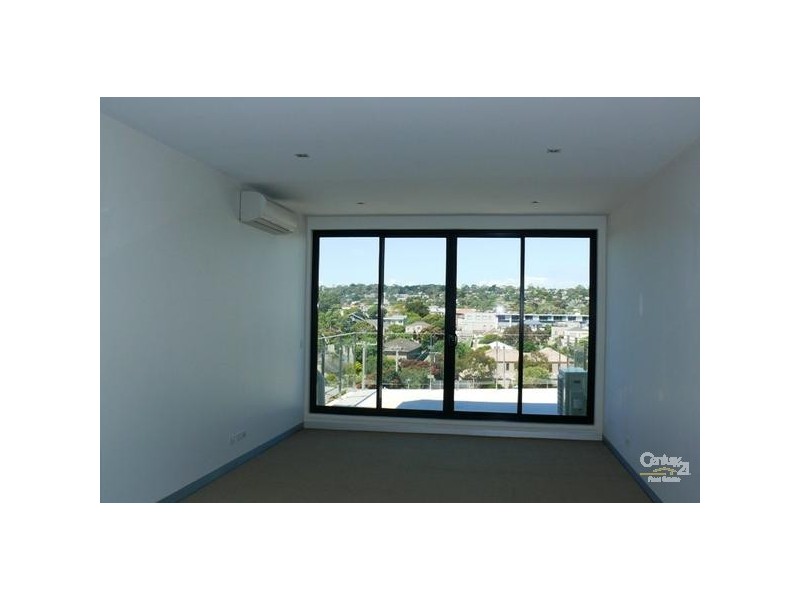 Unit 4, 28 Main Street, Mornington VIC 3931