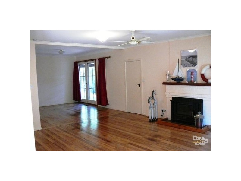 16 Moomba Street, Mornington VIC 3931