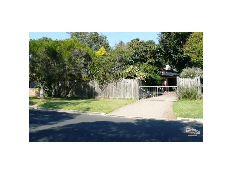 16 Moomba Street, Mornington VIC 3931