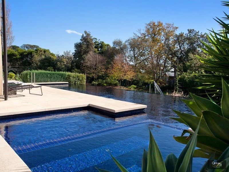 5 Orchard Lane, Mount Eliza VIC 3930