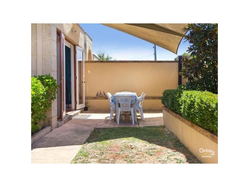 2 Rodney Street, Mornington VIC 3931