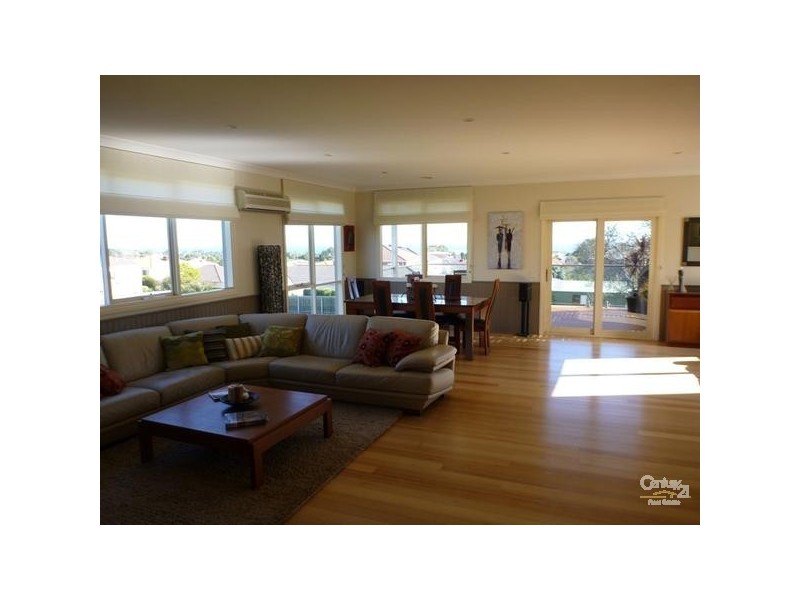 52 Van Ness Avenue, Mornington VIC 3931