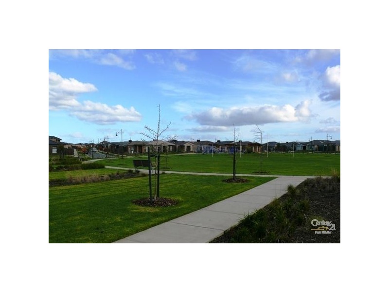 96 Sabel Drive, Cranbourne North VIC 3977