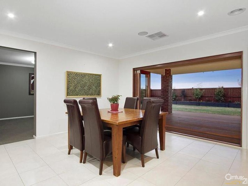 16 Vacation Way, Point Cook VIC 3030