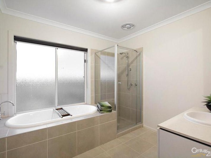16 Vacation Way, Point Cook VIC 3030