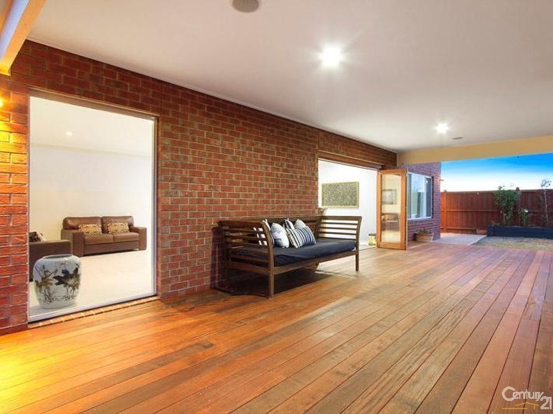 16 Vacation Way, Point Cook VIC 3030