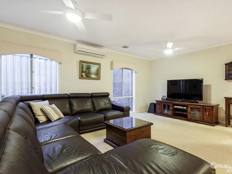 8 St Nicholas Court, Tarneit VIC 3029