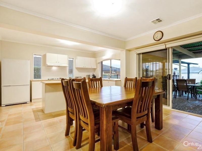 8 St Nicholas Court, Tarneit VIC 3029