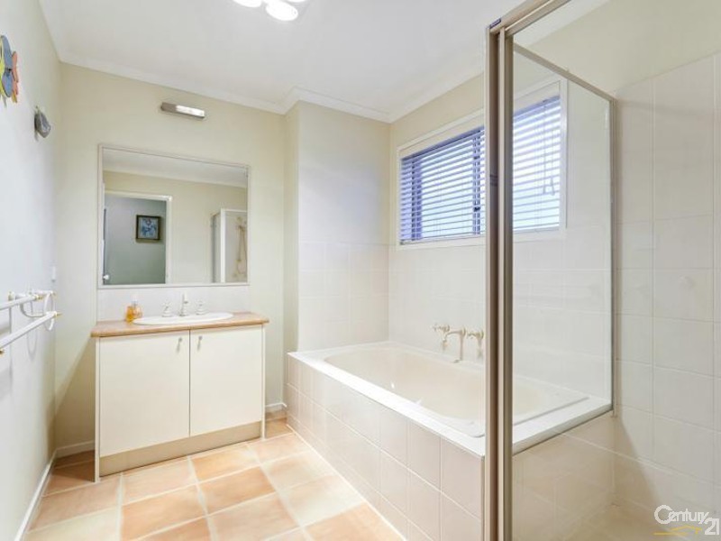 8 St Nicholas Court, Tarneit VIC 3029