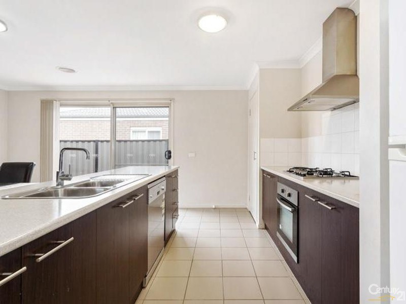 5 Walton Loop, Point Cook VIC 3030