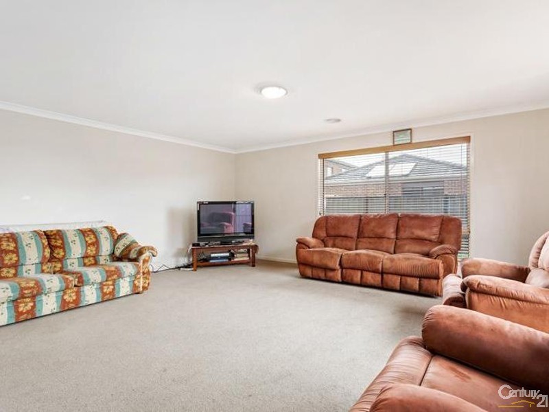 5 Walton Loop, Point Cook VIC 3030