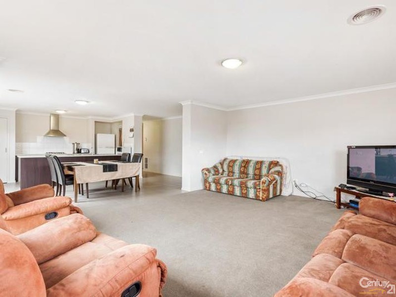 5 Walton Loop, Point Cook VIC 3030