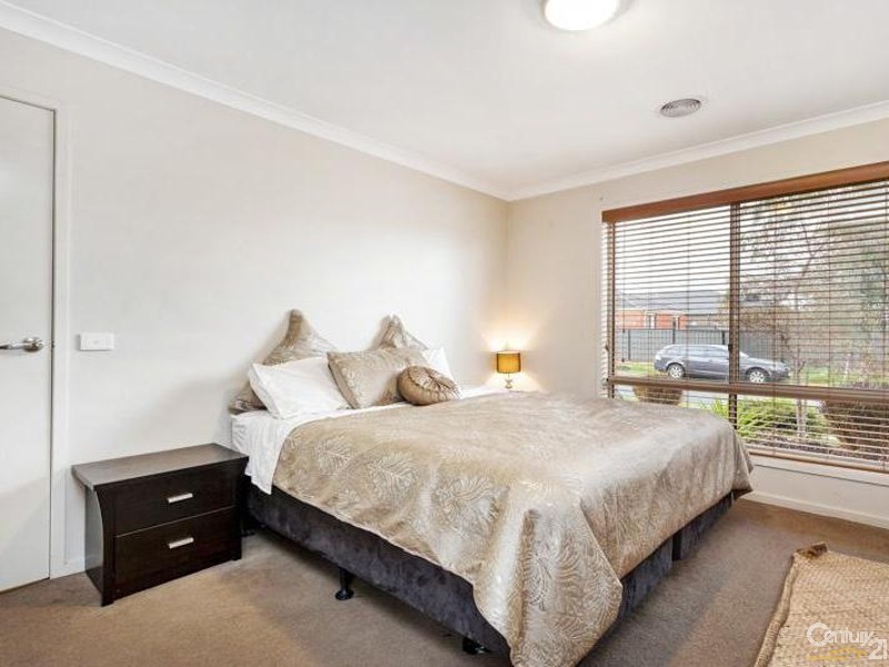 5 Walton Loop, Point Cook VIC 3030