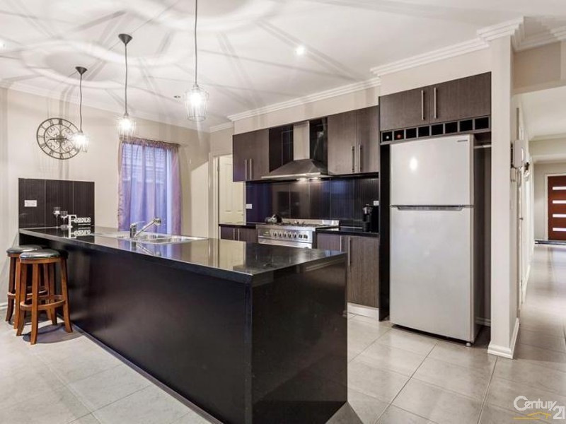 15 Keppel Way, Point Cook VIC 3030