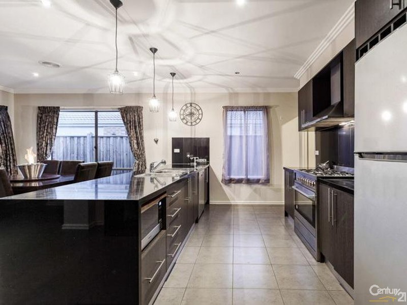 15 Keppel Way, Point Cook VIC 3030