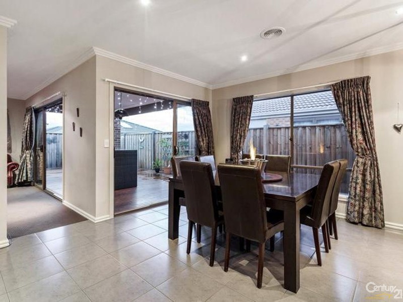 15 Keppel Way, Point Cook VIC 3030