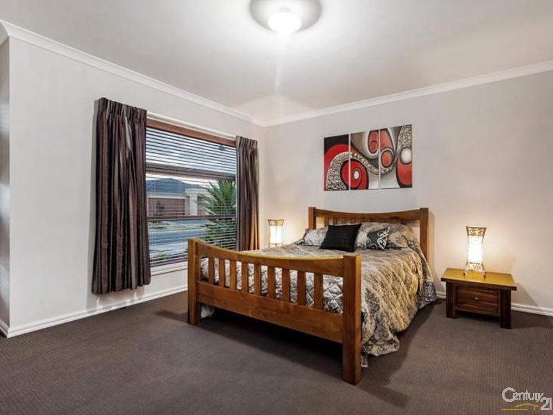 15 Keppel Way, Point Cook VIC 3030