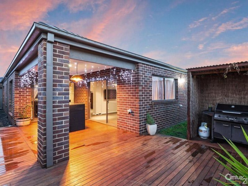 15 Keppel Way, Point Cook VIC 3030